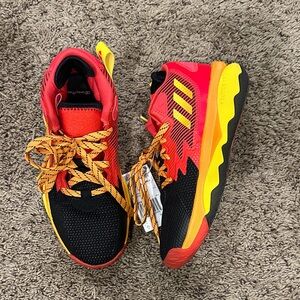 Adidas and Pixar Big Kids The incredibles basketball shoes-brand new with tags